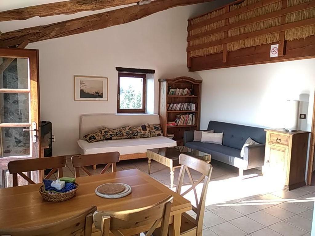 Le Petit Rias Gite Soleil Saint Maurice en Chalencon Экстерьер фото