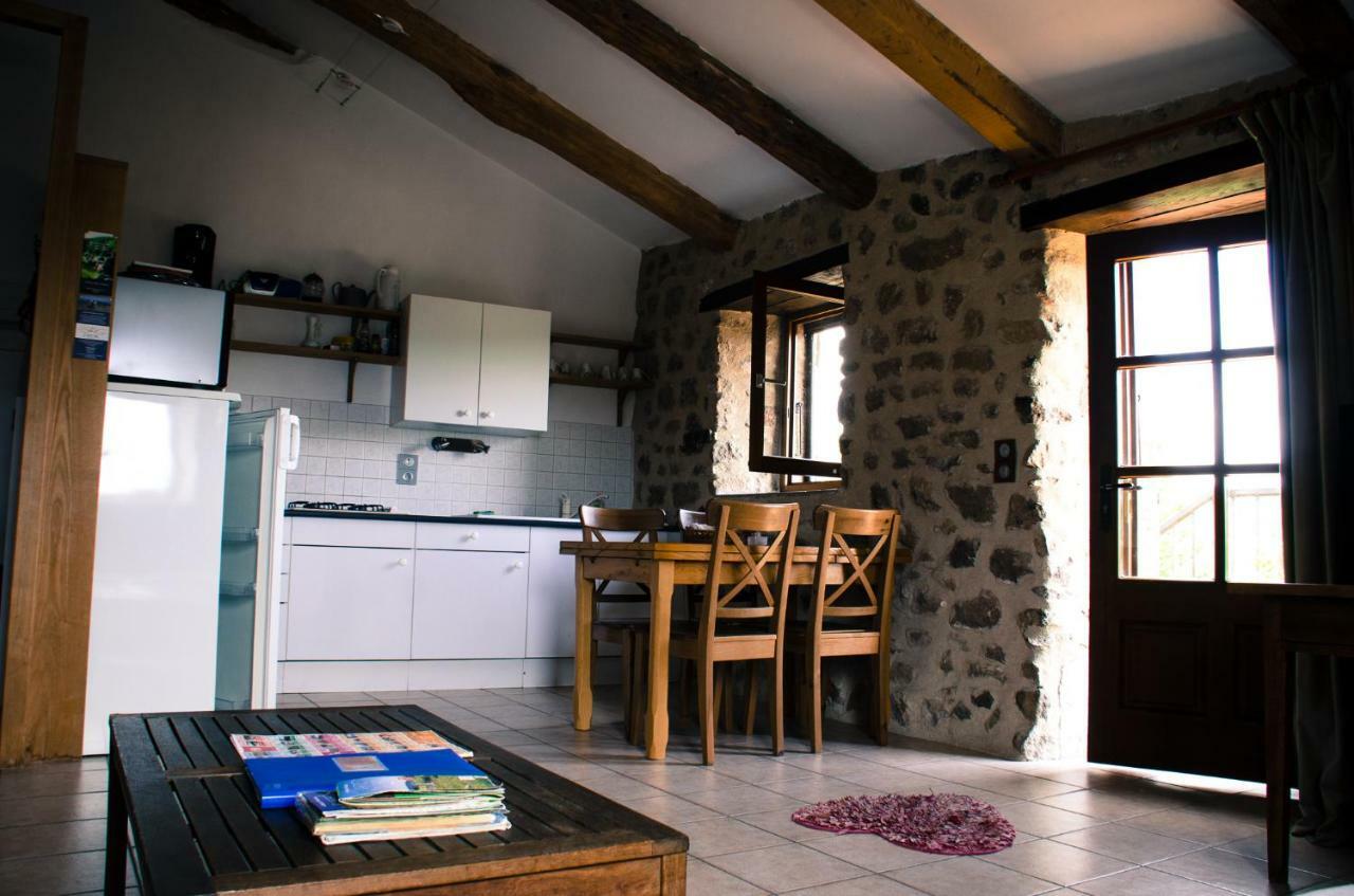 Le Petit Rias Gite Soleil Saint Maurice en Chalencon Экстерьер фото